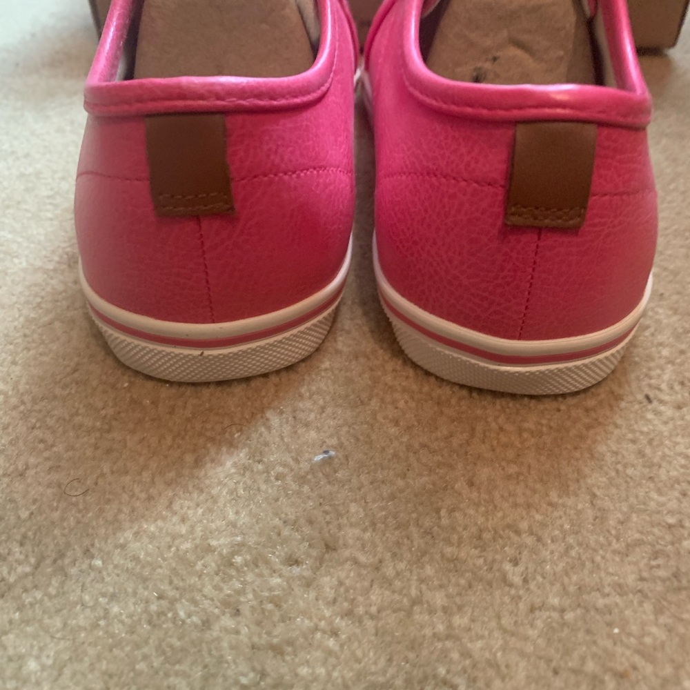 UGG - Picture 7 of 7
